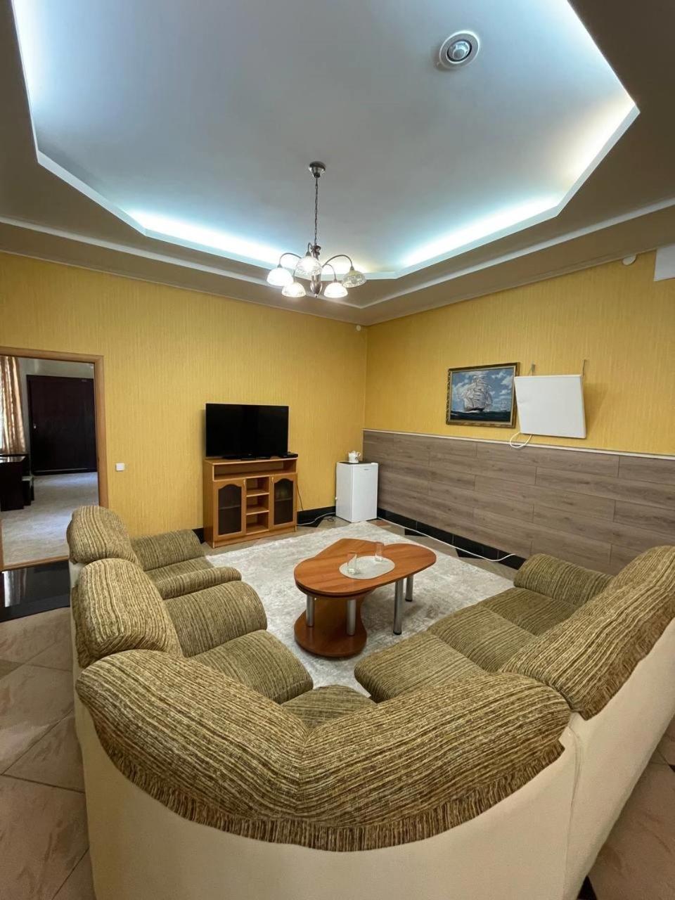 Shanyrak Hotel Temirtau Exteriör bild