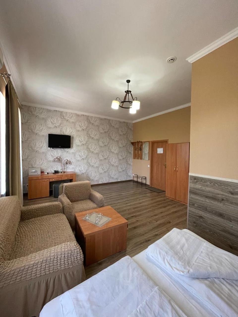 Shanyrak Hotel Temirtau Exteriör bild