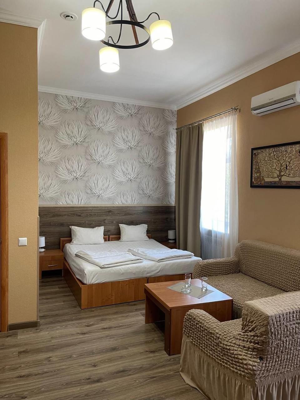 Shanyrak Hotel Temirtau Exteriör bild